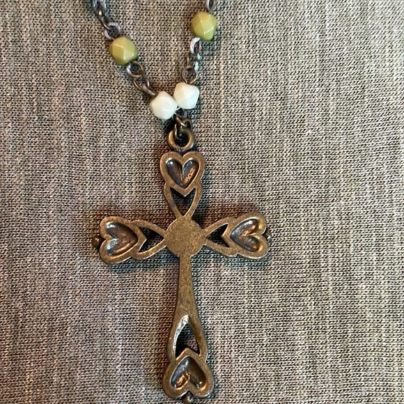Beautiful Vintage Cross Necklace with Green Crystals and Beads. - Picture 6 of 10